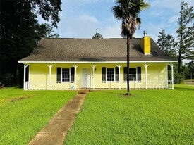 Building Photo - 697 Chatsworth Dr