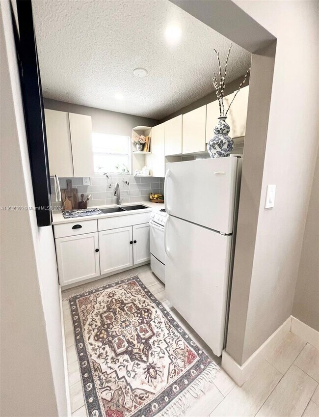 Building Photo - 11241 SW 7th Terrace