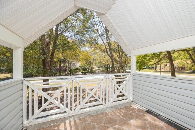 Building Photo - 728 Willow Wood Pl