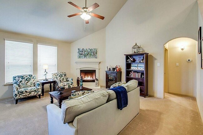 Building Photo - 2510 Shady Falls Ln