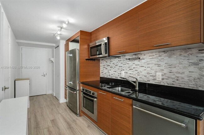 Building Photo - 50 Biscayne Blvd