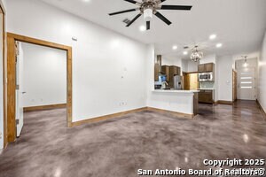 Building Photo - 1542 N Alamo St