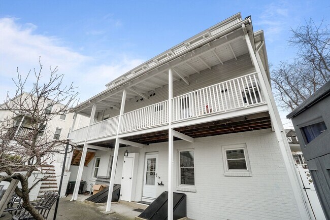 Building Photo - 93 Foster St