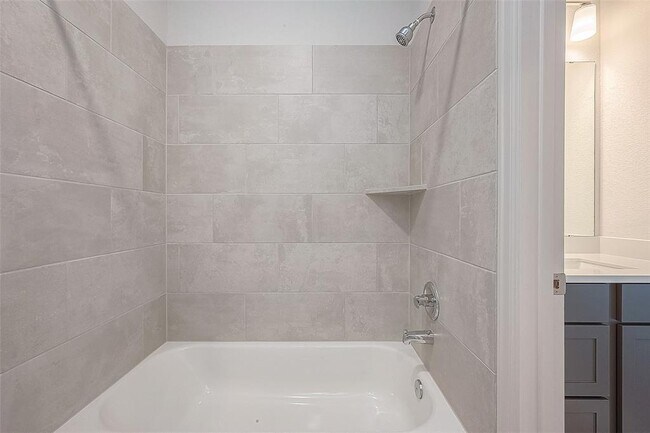 Building Photo - 29803 Breezy Pnes Lp