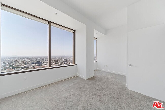 Building Photo - 1100 Wilshire Blvd