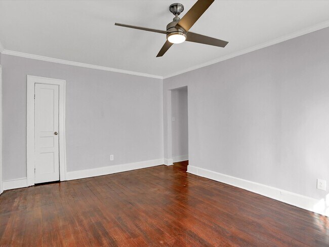 Building Photo - 1840 Manila Ave