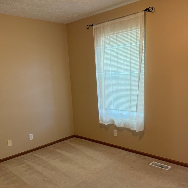 Building Photo - 2928 Blackhawk Dr