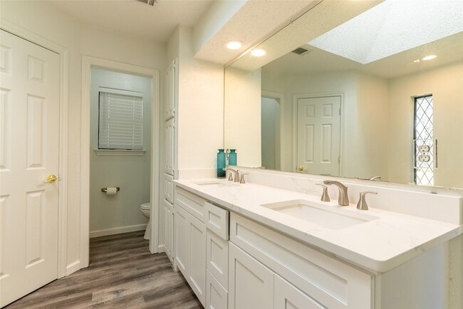 Building Photo - 5201 Rustle Leaf Dr