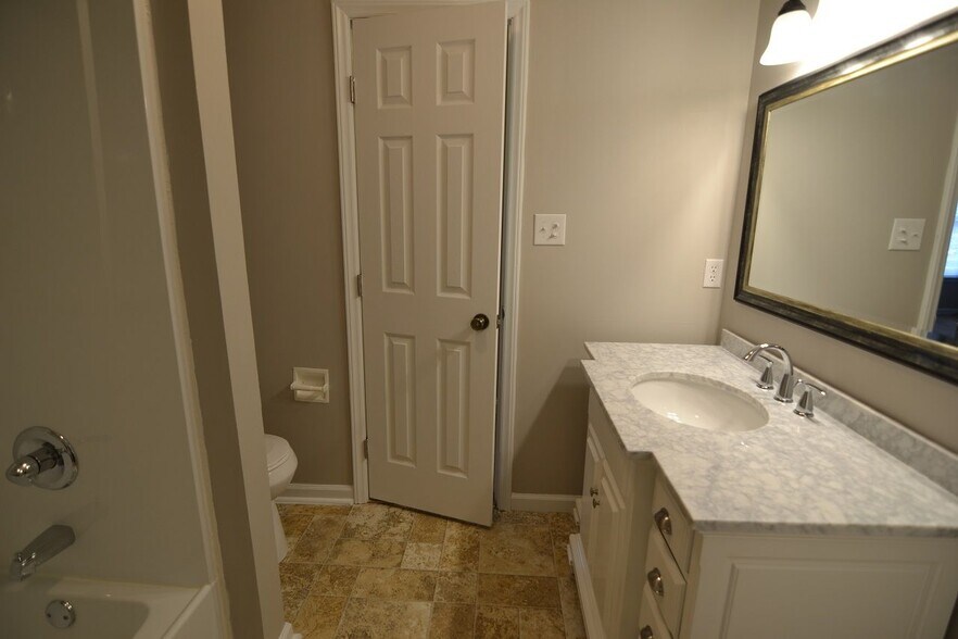 2nd Floor Bathroom - 730 Branniff Dr