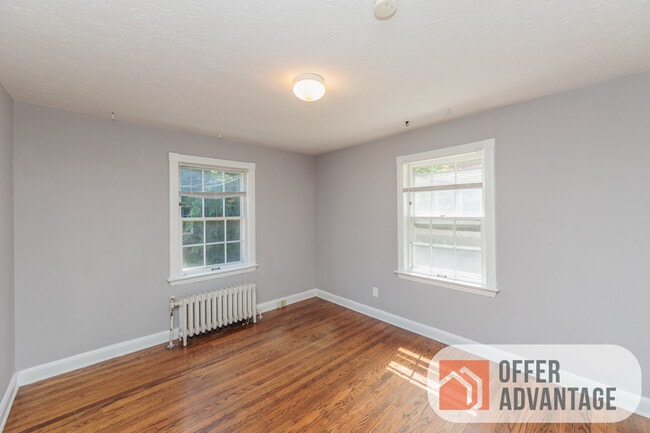 Building Photo - 3449 Glencairn Rd