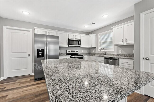 Building Photo - 2015 Dolly Dr