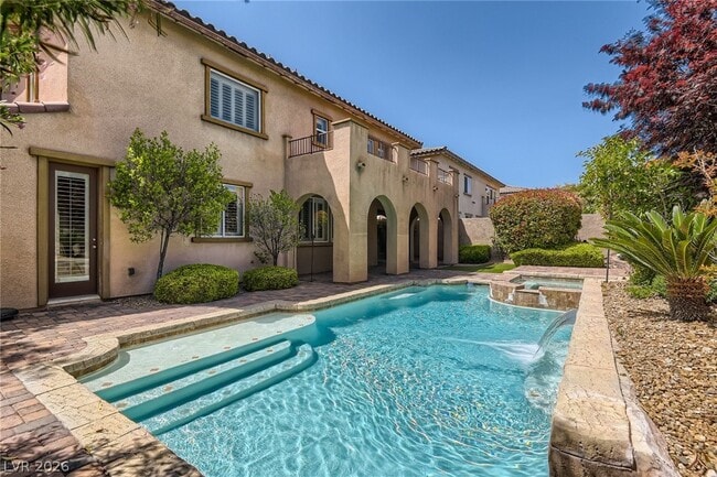 Building Photo - 552 Puenta Del Rey St