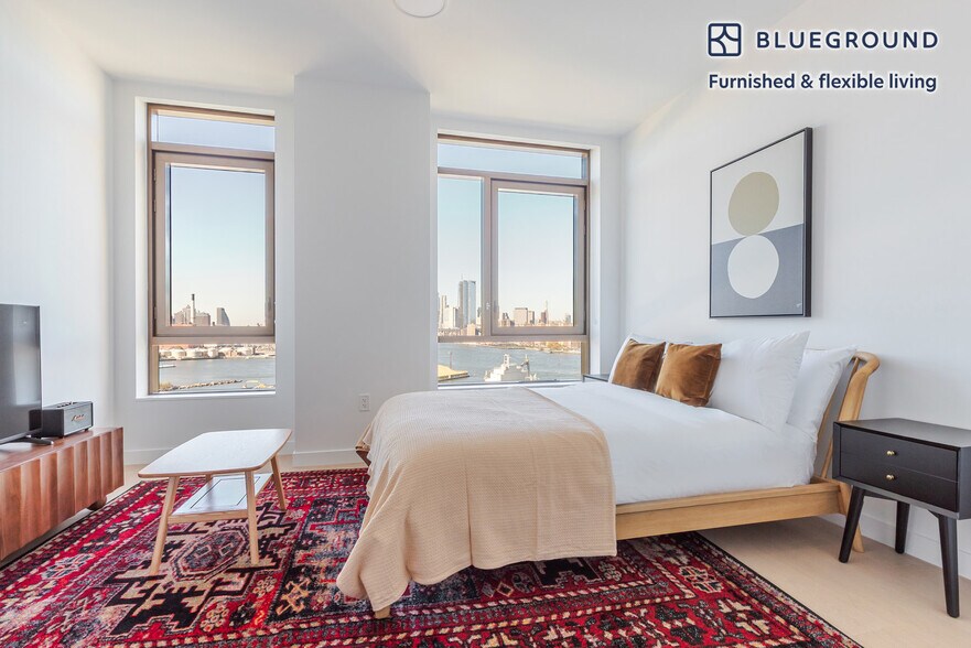 Primary Photo - 482 Kent Ave