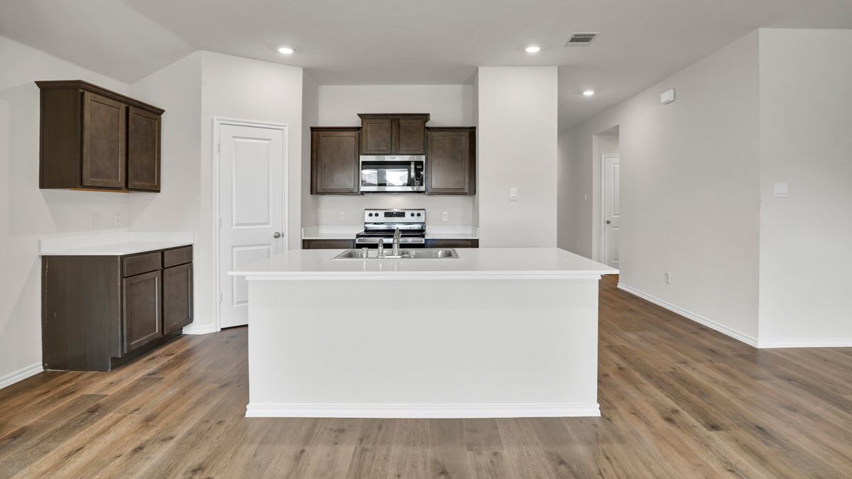 Building Photo - 220 Greenshade Ln