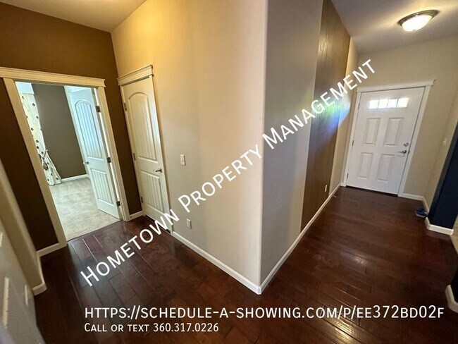 Building Photo - Custom 5 Bedroom Home in Freestone Station...