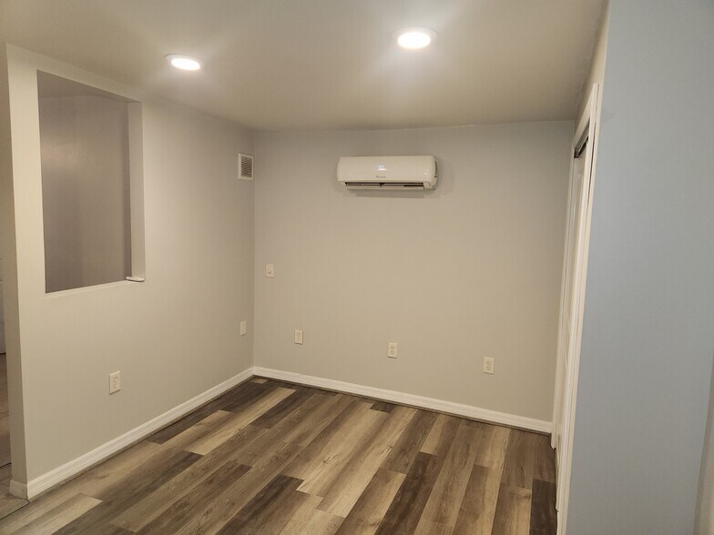 Building Photo - 13406 Boca Ciega Ave