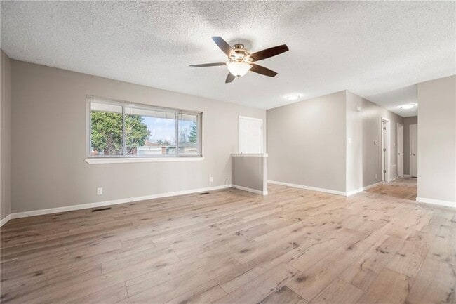 Building Photo - 1306 W Bonnie Ln