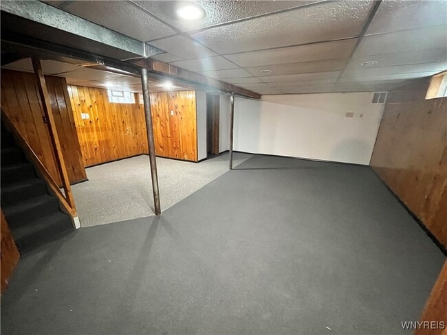 Building Photo - 13 Satinwood Dr