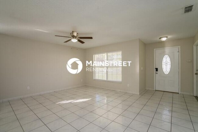 Building Photo - 4 Bedroom Pet-Friendly Home in DAVENPORT, FL with Main Street Renewal