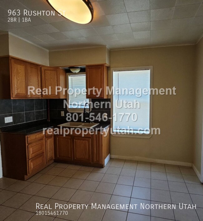 Building Photo - 963 Rushton St
