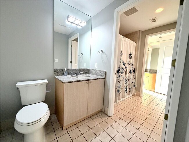 Building Photo - 3338 Peachtree Rd NE