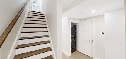 Building Photo - Charming 4 Bedroom-No Broker Fee