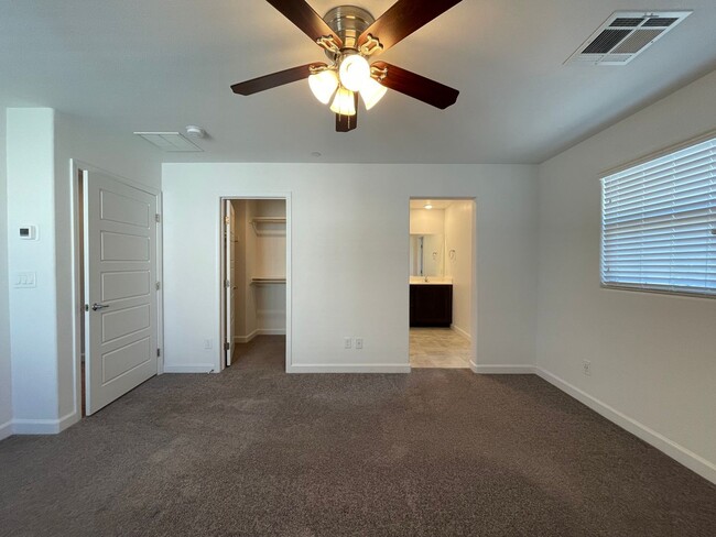 Building Photo - HENDERSON CADENCE COMMUNITY - 3 bed 2.5 ba...
