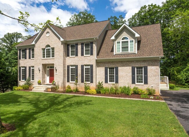 Driveway parking - 2216 Laurel Ridge Rd