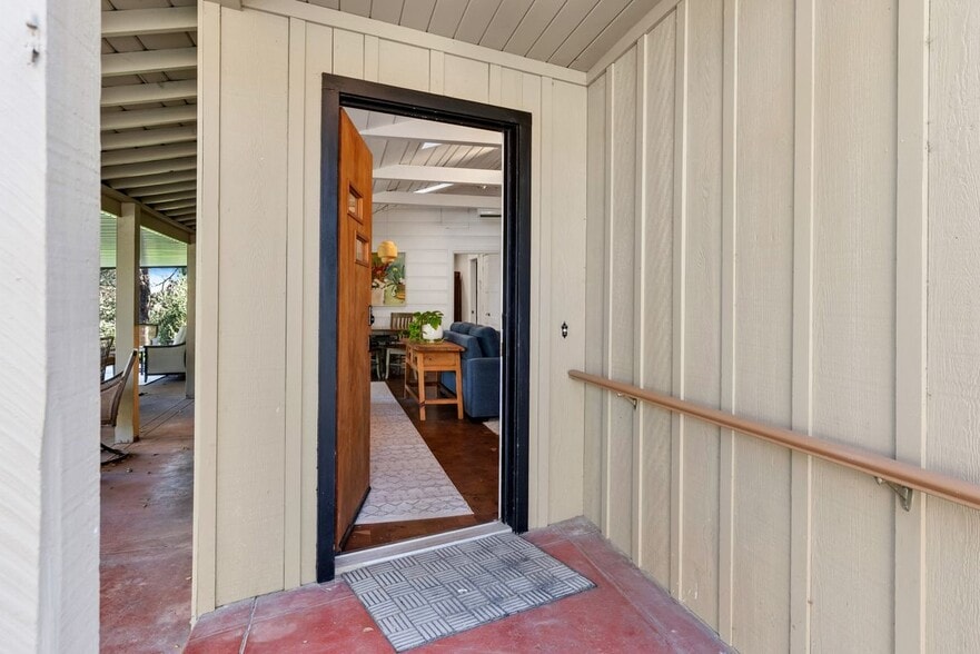 Building Photo - 1596 Ronne Dr