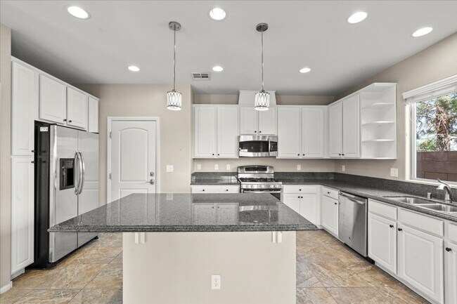 Building Photo - North Las Vegas Beauty – Roomy, Stylish, a...