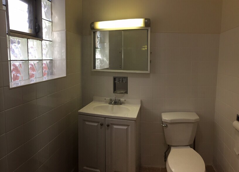 Building Photo - 2934 S Keeley St