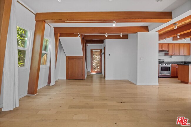 Building Photo - 1212 Fernwood Pacific Dr