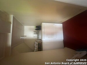 Building Photo - 3058 Westview Dr