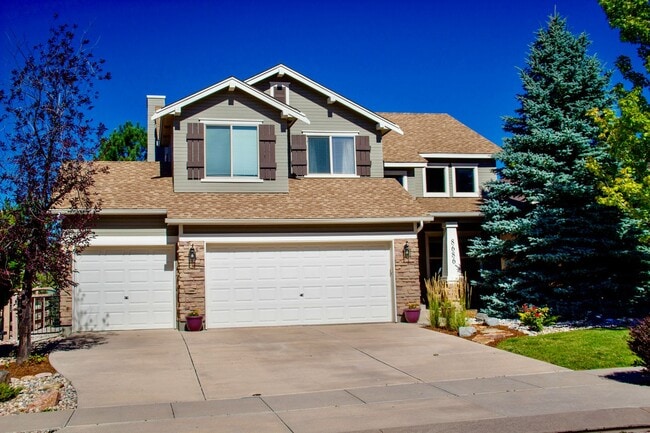 Building Photo - Stunning 4-Bedroom Home with Loft and Fini...