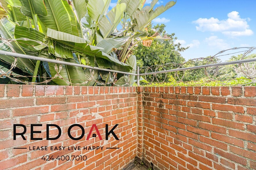 Building Photo - 3963 W 7th St