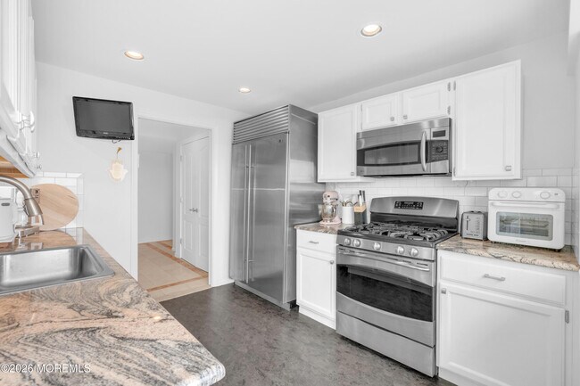 Building Photo - 525 Ocean Blvd