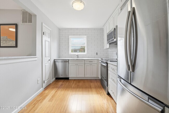 Building Photo - 65 Cedar Ave