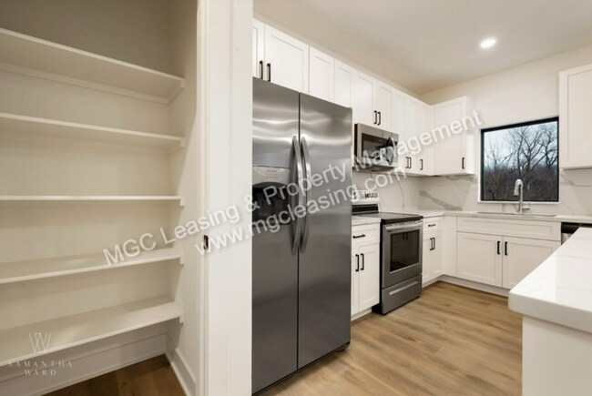 Building Photo - Stunning Ayden Place Townhome!