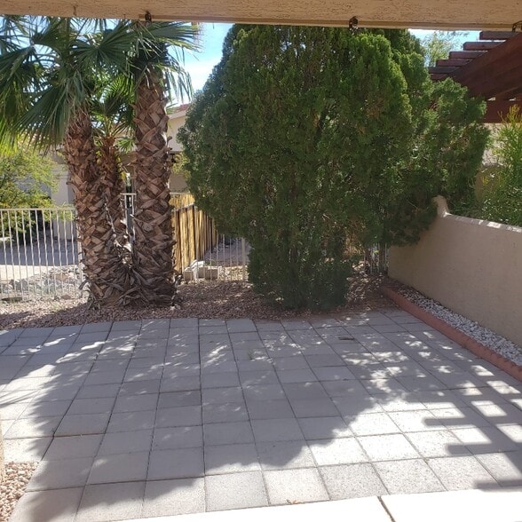 Building Photo - 14612 N Saguaro Blvd