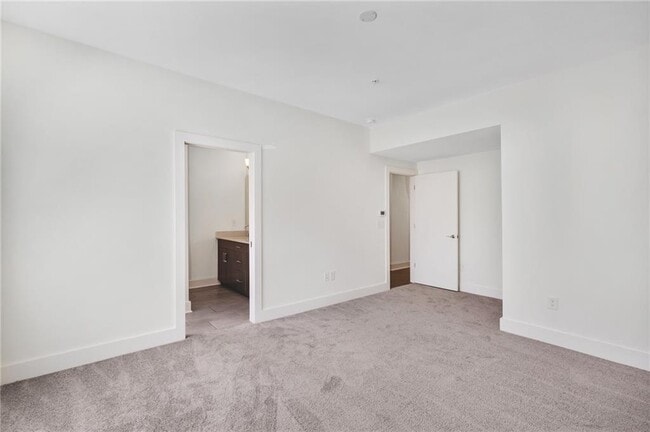 Building Photo - 966 Moda Dr