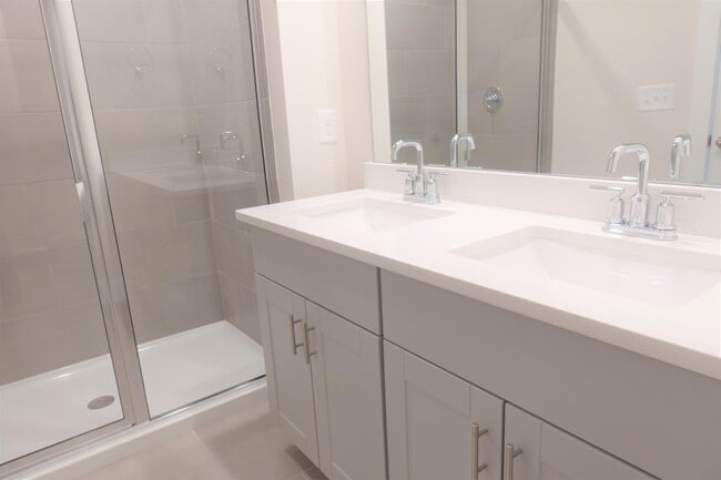 Building Photo - 8 Rockshire Trl