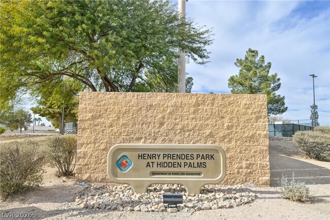 Building Photo - 592 Macbrey Dr