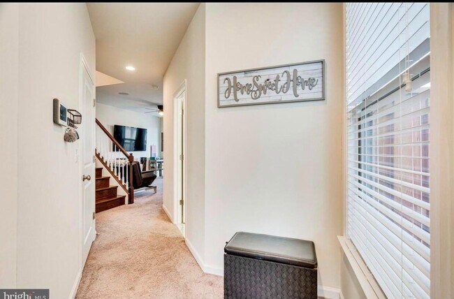 Building Photo - 42440 Dogwood Glen Square