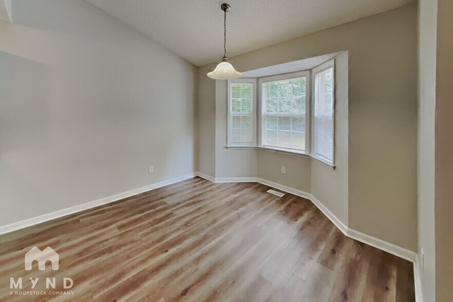 Building Photo - 589 Spaniel Ln