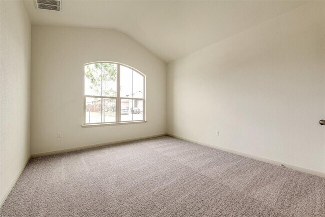 Building Photo - 18501 Urbano Dr