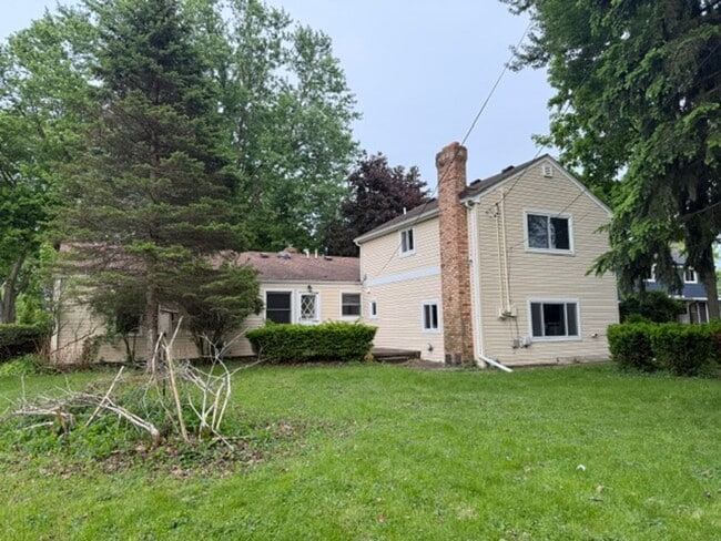 Building Photo - Awesome Property for an Awesome Price