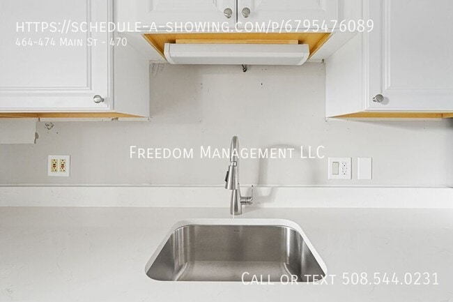 Building Photo - 464-474 Main St-470