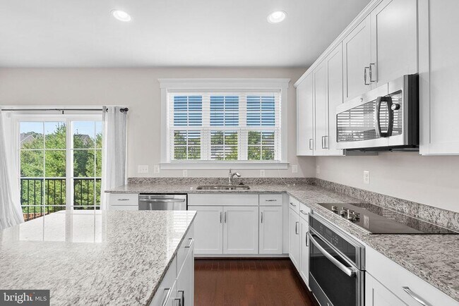 Building Photo - 207 Miles Hawk Terrace