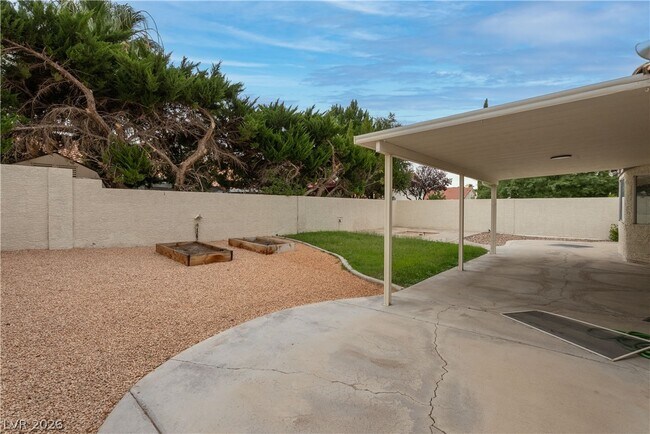 Building Photo - 10024 Sail Landing Ct