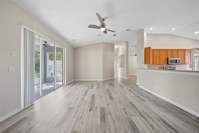 Building Photo - 11724 Holly Creek Dr